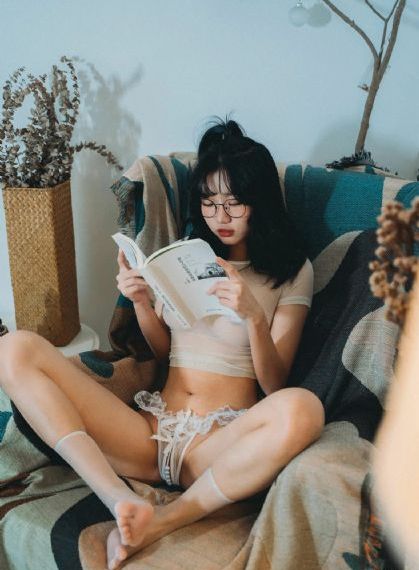 男生午夜看的小视频_1080P免费在线观看